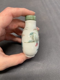 Three Chinese famille rose snuff bottles with figural design, Zhengde mark, 19th C.