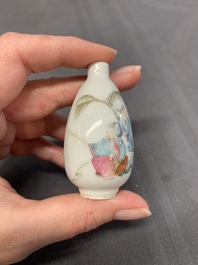 Three Chinese famille rose snuff bottles with figural design, Zhengde mark, 19th C.