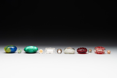 A collection of 12 Chinese glass snuff bottles, 19/20th C.