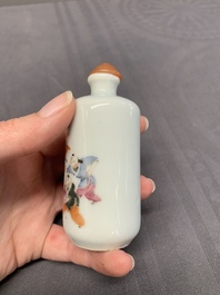 Three Chinese famille rose snuff bottles with figural design, Zhengde mark, 19th C.