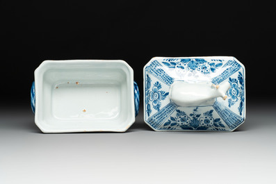 A pair of blue and white Dutch Delft cow-topped butter tubs and covers, 18th C.