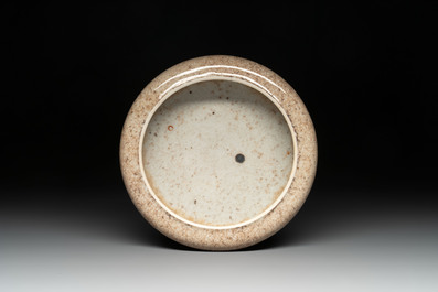 A varied collection of six Chinese ge-type wares, 19/20th C.