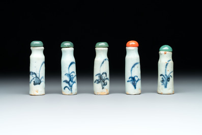 A diverse group of 12 Chinese snuff bottles and three covered seal paste boxes, Qianlong and Daoguang marks, 19th C.