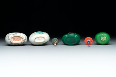 A diverse group of 12 Chinese snuff bottles and three covered seal paste boxes, Qianlong and Daoguang marks, 19th C.