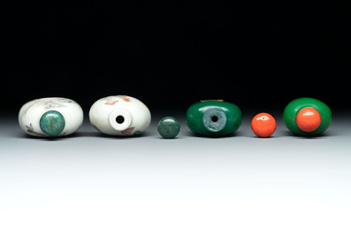 A diverse group of 12 Chinese snuff bottles and three covered seal paste boxes, Qianlong and Daoguang marks, 19th C.