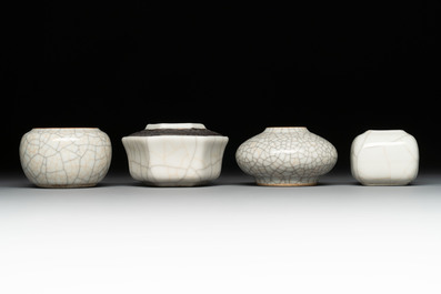 A varied collection of six Chinese ge-type wares, 19/20th C.