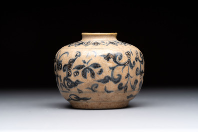 Four Chinese and Annamese or Vietnamese blue and white wares, 15th/19th C.