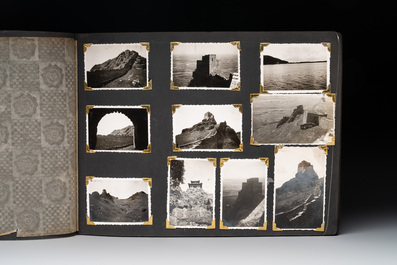 (Graphic content!) A photo album with sights of China and post-war scenes, 20th C.