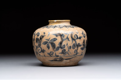 Four Chinese and Annamese or Vietnamese blue and white wares, 15th/19th C.