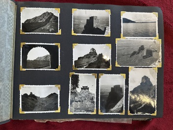 (Graphic content!) A photo album with sights of China and post-war scenes, 20th C.