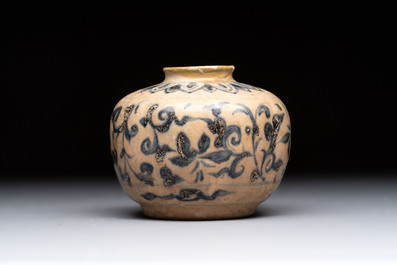 Four Chinese and Annamese or Vietnamese blue and white wares, 15th/19th C.