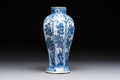 A Chinese blue and white octagonal vase and a plate with floral design, Kangxi