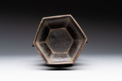 A Japanese bronze vase and a censer, Meiji, 19th C.