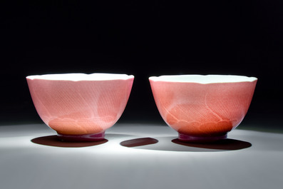 A pair of Chinese ruby-pink-glazed cups with floral anhua design, 18/19th C.