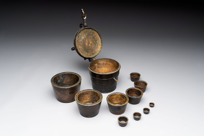 A bronze nest of weights, Nuremberg, Germany, 17th C.
