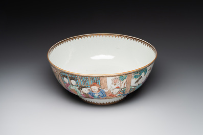 A rare and large Chinese Canton famille rose 'mandarin subject' bowl, Hua Xuan 花軒 and Qing Ju 清居 mark, Qianlong