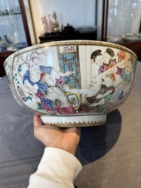 A rare and large Chinese Canton famille rose 'mandarin subject' bowl, Hua Xuan 花軒 and Qing Ju 清居 mark, Qianlong