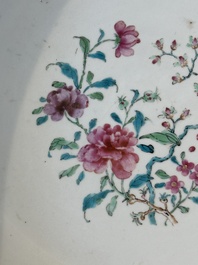 A rare and large Chinese Canton famille rose 'mandarin subject' bowl, Hua Xuan 花軒 and Qing Ju 清居 mark, Qianlong