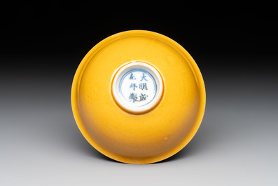 A Chinese yellow-glazed bowl and a sancai-glazed conical bowl, Chenghua mark, 19/20th C.