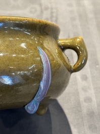 A Chinese Ge-type bowl, a lingzhi-shaped flamb&eacute;-glazed vase and an olive-green-glazed censer, 19th C.