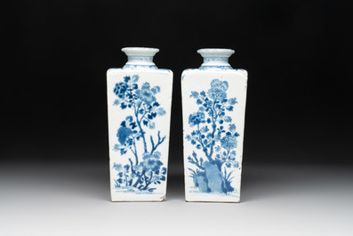 A pair of Chinese blue and white square flasks with floral design, Kangxi