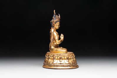 A fine Sino-Tibetan gilt-bronze Buddha, 17/18th C.