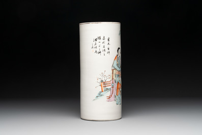 A varied collection of six Chinese famille rose wares, signed Hong Yishun 洪義順 and Luo Yongda 羅永發, Guangxu mark, 19/20th C.