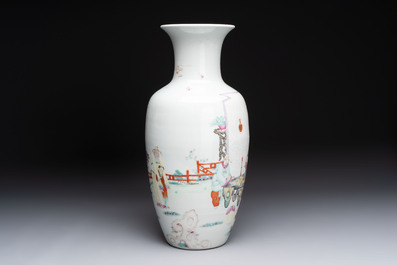 A Chinese famille rose vase with narrative design and a famille verte vase, Qianlong mark, 19th C.