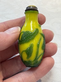 Three Chinese glass snuff bottles, 19/20th C.
