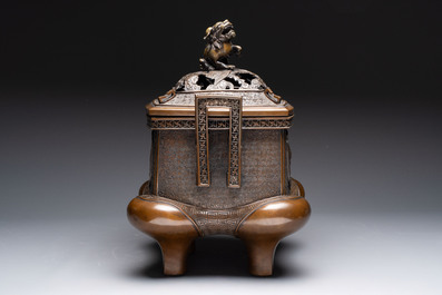 A large Japanese bronze censer and cover by Murata Seimin (1761-1837), Edo, early 19th C.