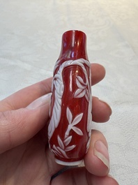 Three Chinese glass snuff bottles, 19/20th C.