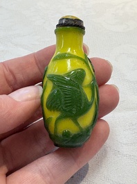 Three Chinese glass snuff bottles, 19/20th C.