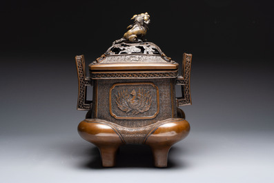 A large Japanese bronze censer and cover by Murata Seimin (1761-1837), Edo, early 19th C.