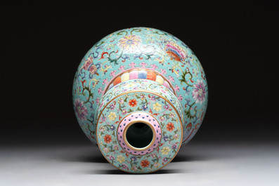 A Chinese famille rose altar vase with 'bajixiang' design, 'benbahu', Qianlong mark, 20th C.