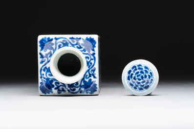 A Chinese blue and white square flask and cover with floral design, Kangxi