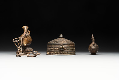 A varied collection of ten Indian bronze objects, 19/20th C.