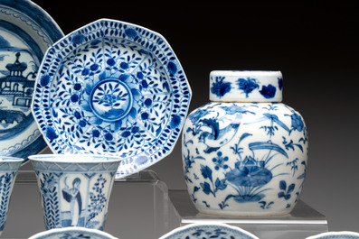 20 Chinese blue and white wares, 19th C.