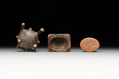 A varied collection of ten Indian bronze objects, 19/20th C.