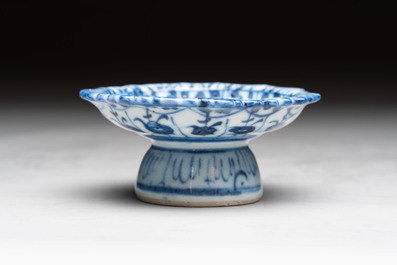 20 Chinese blue and white wares, 19th C.