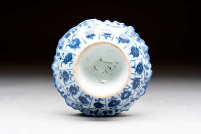 20 Chinese blue and white wares, 19th C.