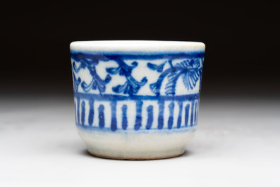 20 Chinese blue and white wares, 19th C.