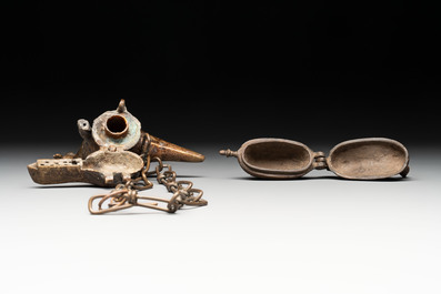 A varied collection of ten Indian bronze objects, 19/20th C.