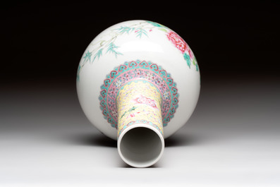 Three Chinese famille rose vases and a covered jar, Qianlong mark, 20th C.