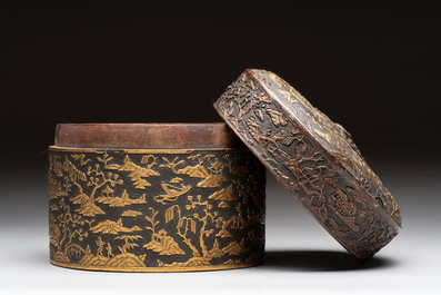 An imperial Vietnamese gold and silver-inlaid cylindrical tea box and cover, Hợp kim gồm ba lượng ch&iacute;n ph&acirc;n v&agrave;ng bảy ph&acirc;n đồng  mark, 18/19th C.