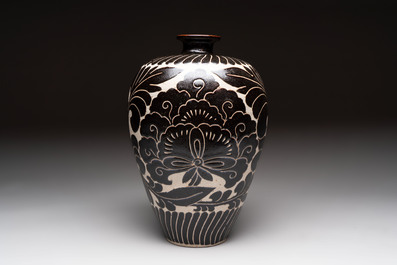 A Chinese cizhou 'meiping' vase with floral design, probably Song/Yuan