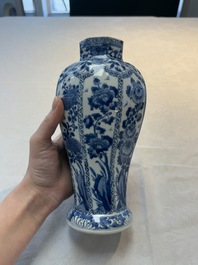 A Chinese blue and white octagonal vase and a plate with floral design, Kangxi