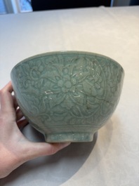 A Chinese Swatow celadon-glazed bowl with floral anhua design, 18th C.