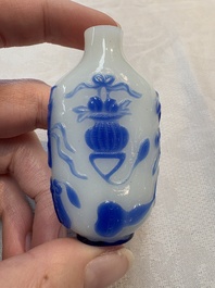 A collection of 12 Chinese glass snuff bottles, 19/20th C.