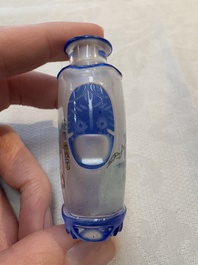 A collection of 12 Chinese glass snuff bottles, 19/20th C.