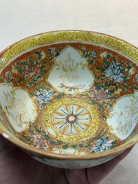 Two pairs of Chinese polychrome Bencharong bowls for the Thai market, 19th C.